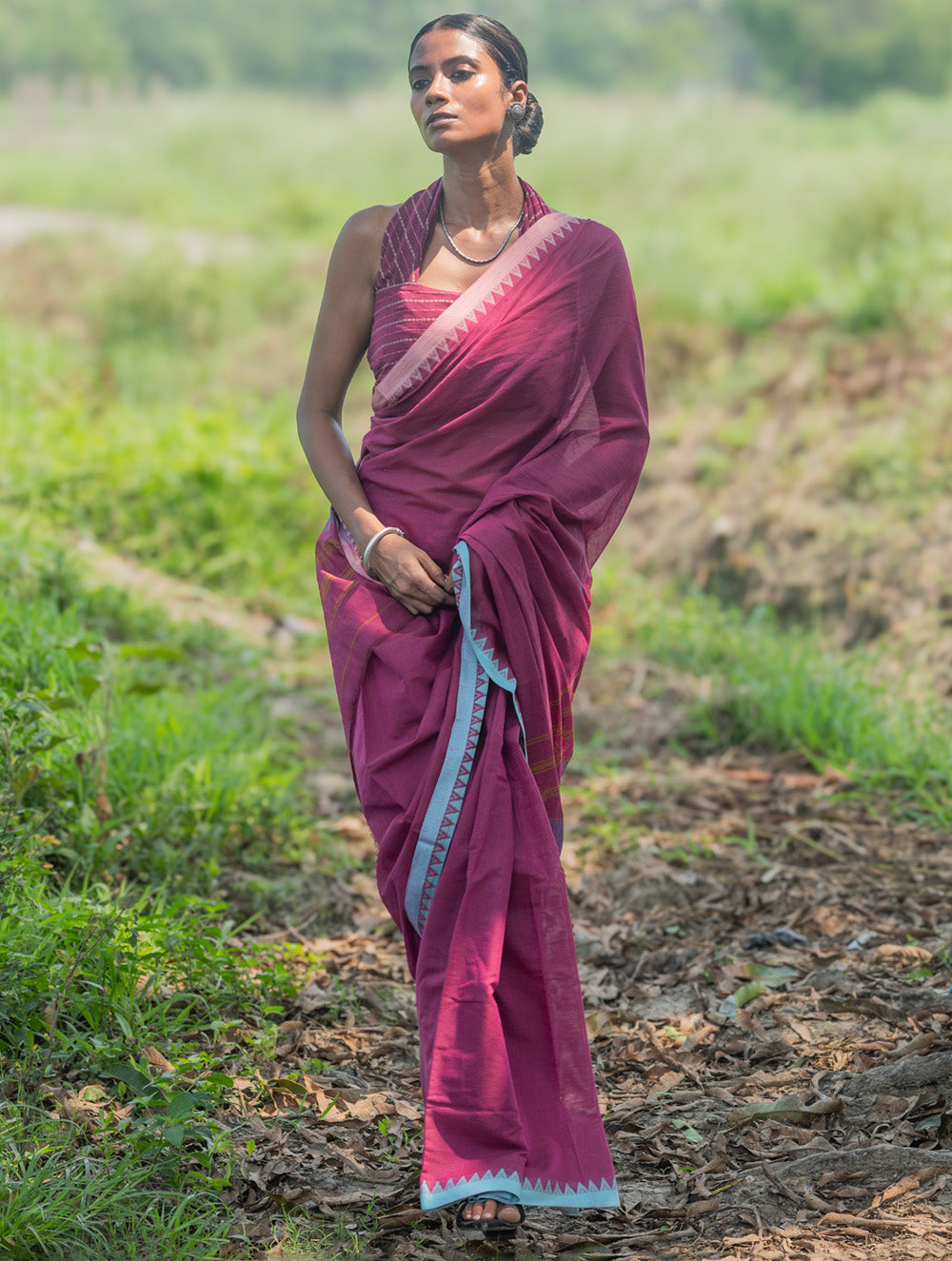 Bengal Weaves. Handwoven Soft Cotton Saree - Berry Bloom