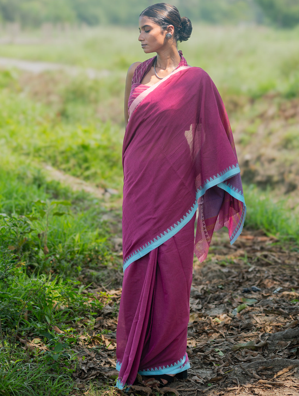 Bengal Weaves. Handwoven Soft Cotton Saree - Berry Bloom