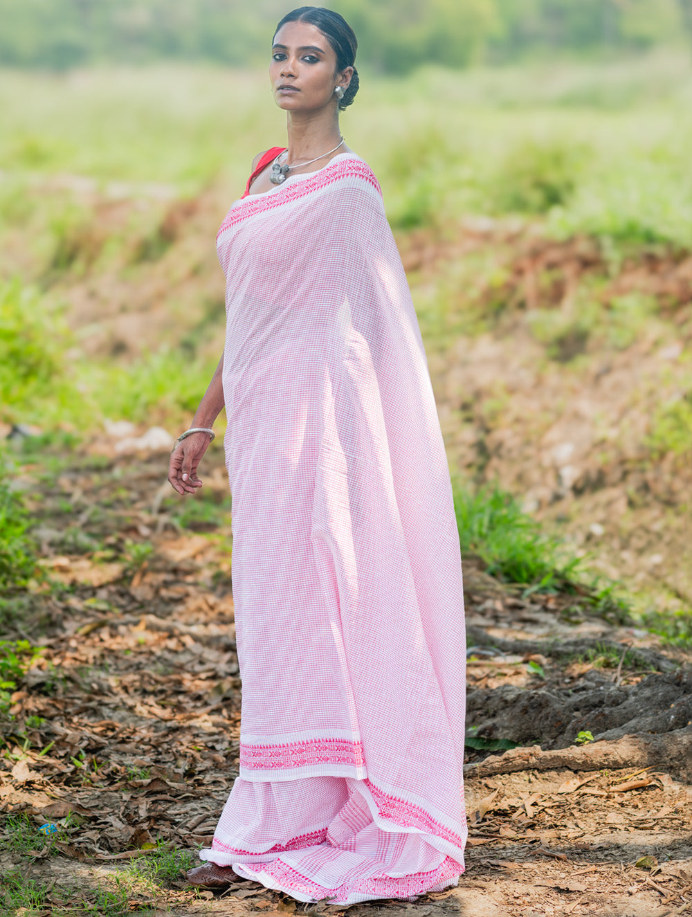 Bengal Weaves. Handwoven Soft Cotton Saree - Rose Grids