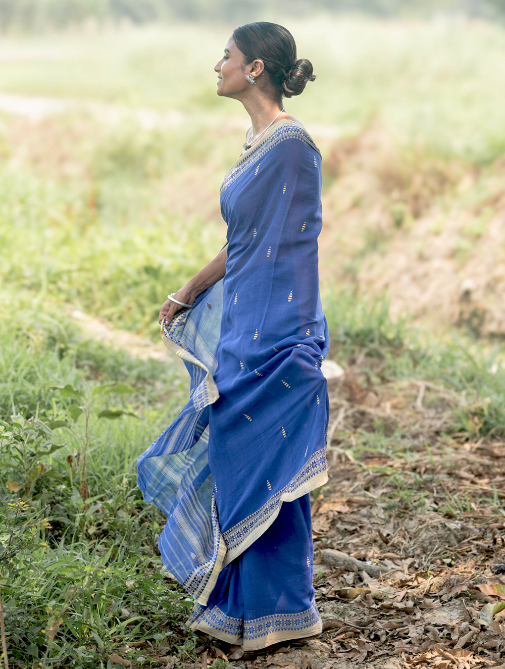 Bengal Weaves. Handwoven Soft Cotton Saree - Sapphire Meadow