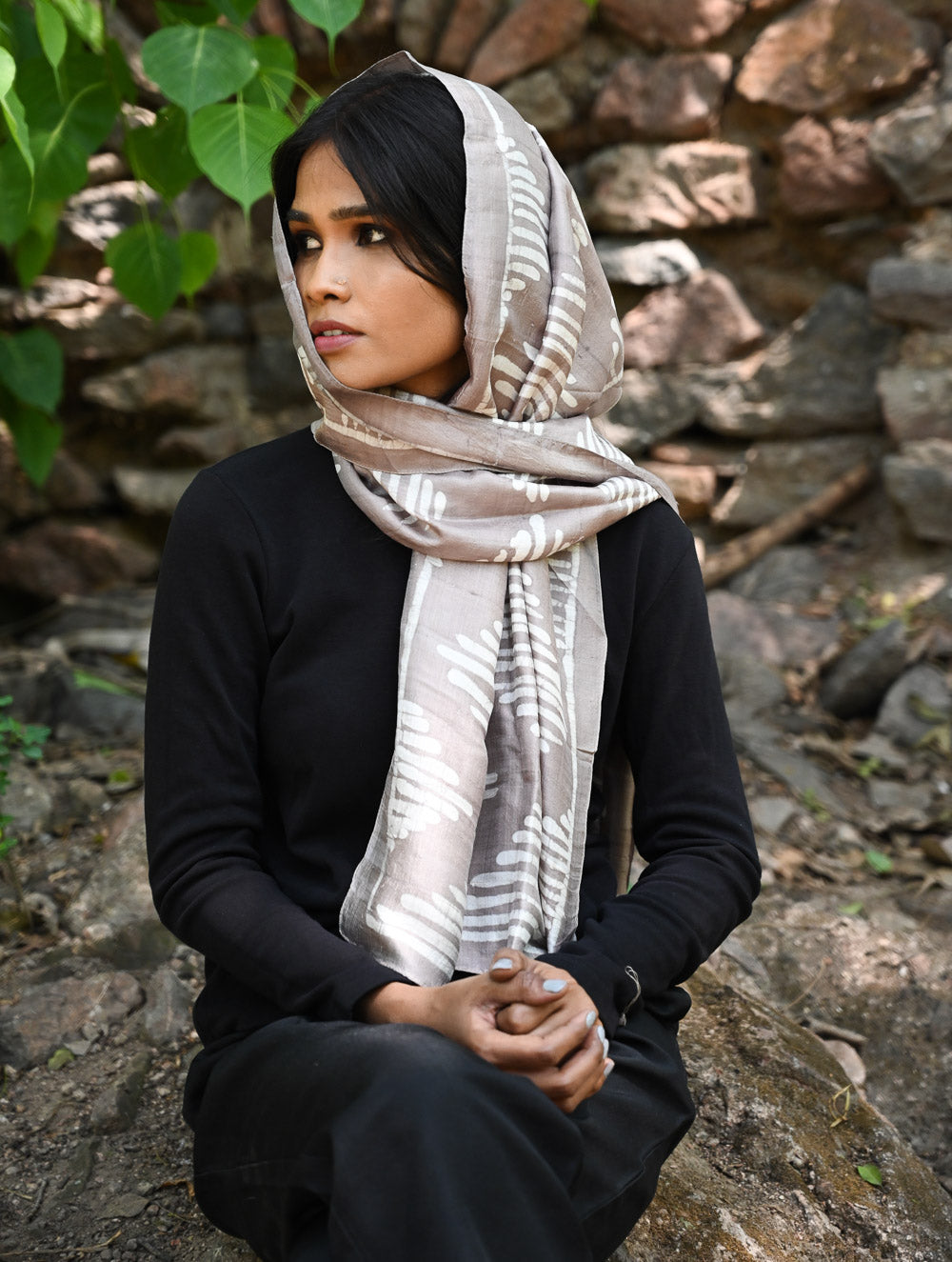 Light & Elegant. Handcrafted Silk Batik Stole - Ivory Slate