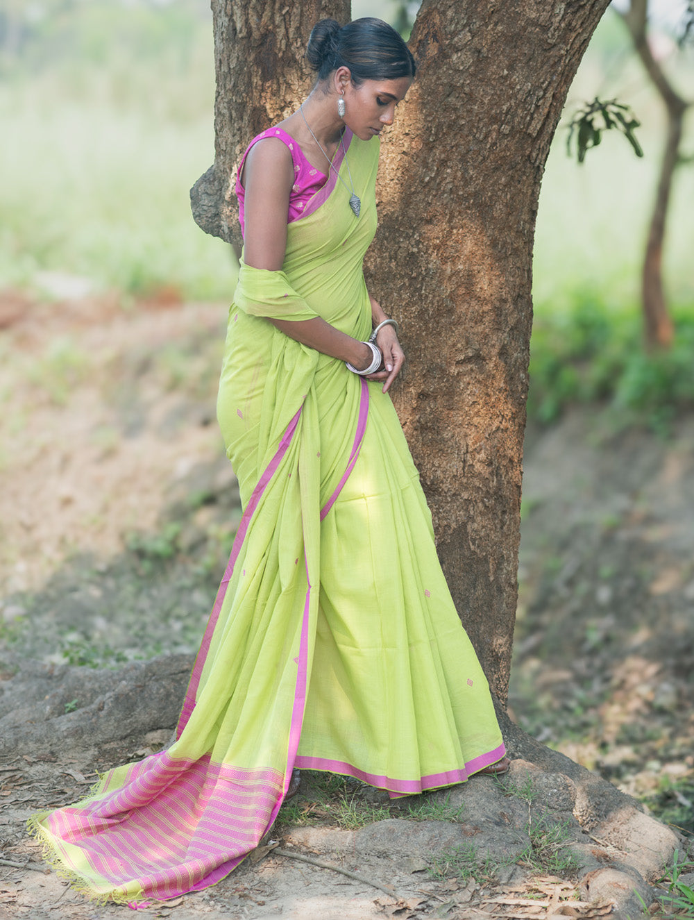 Bengal Weaves. Handwoven Soft Mul Cotton Saree - Pink Parrot