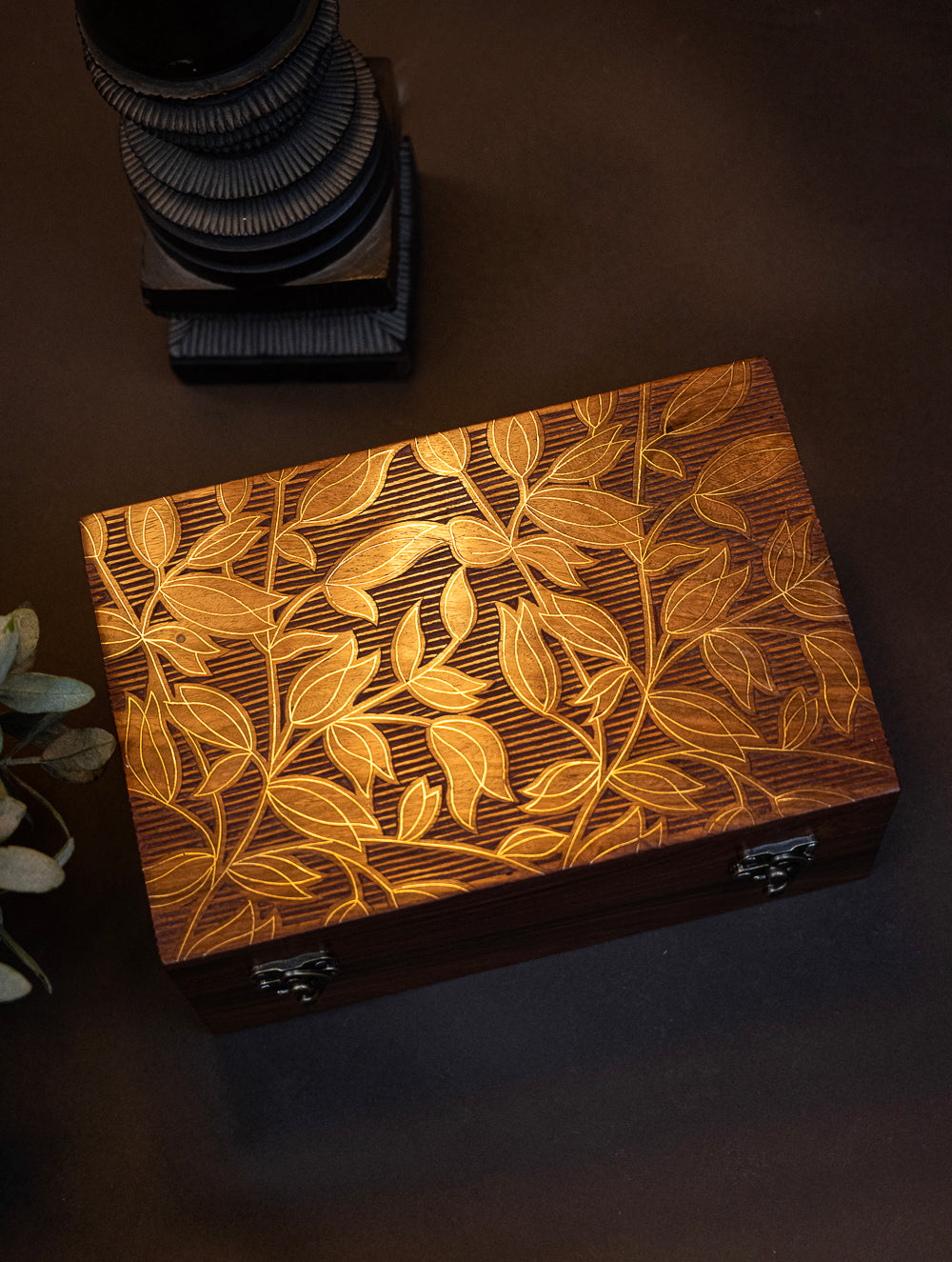 Load image into Gallery viewer, Tarakashi Wooden Inlay Decorative Box- Floral Pattern
