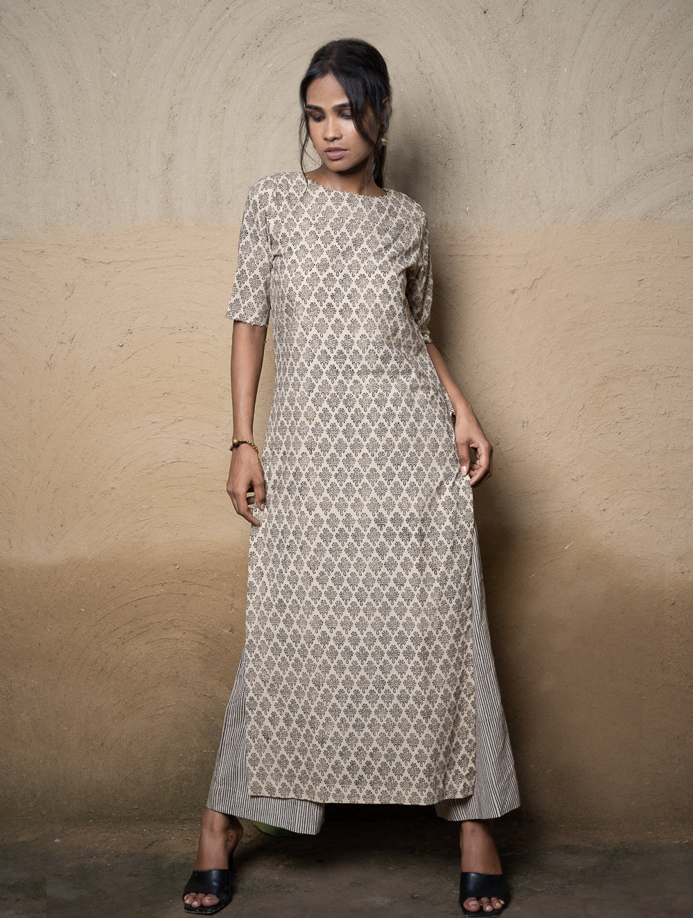 The Work Edit. Bagru Hand Block Printed Cotton Full Kurta Set - Black Florets (2 pc set)