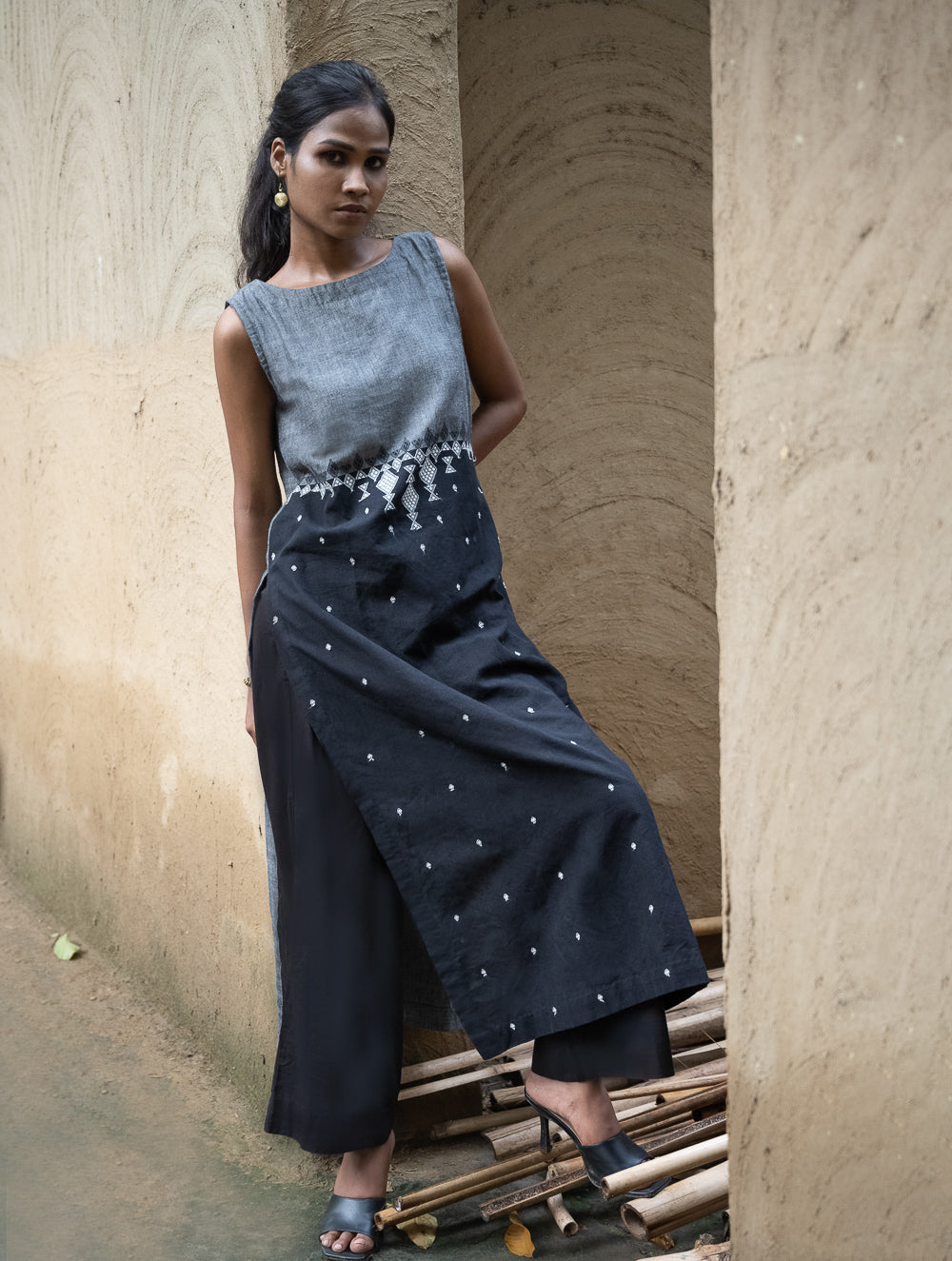 The Work Edit. Handwoven Kashida Pattu Kurta - Black Aztec