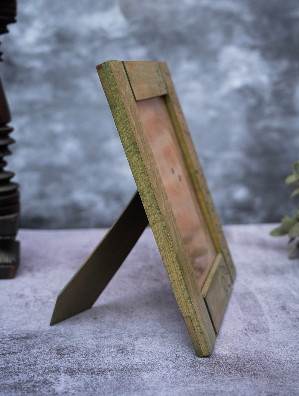 Wood Engraved Abstract Spades Photo Frame