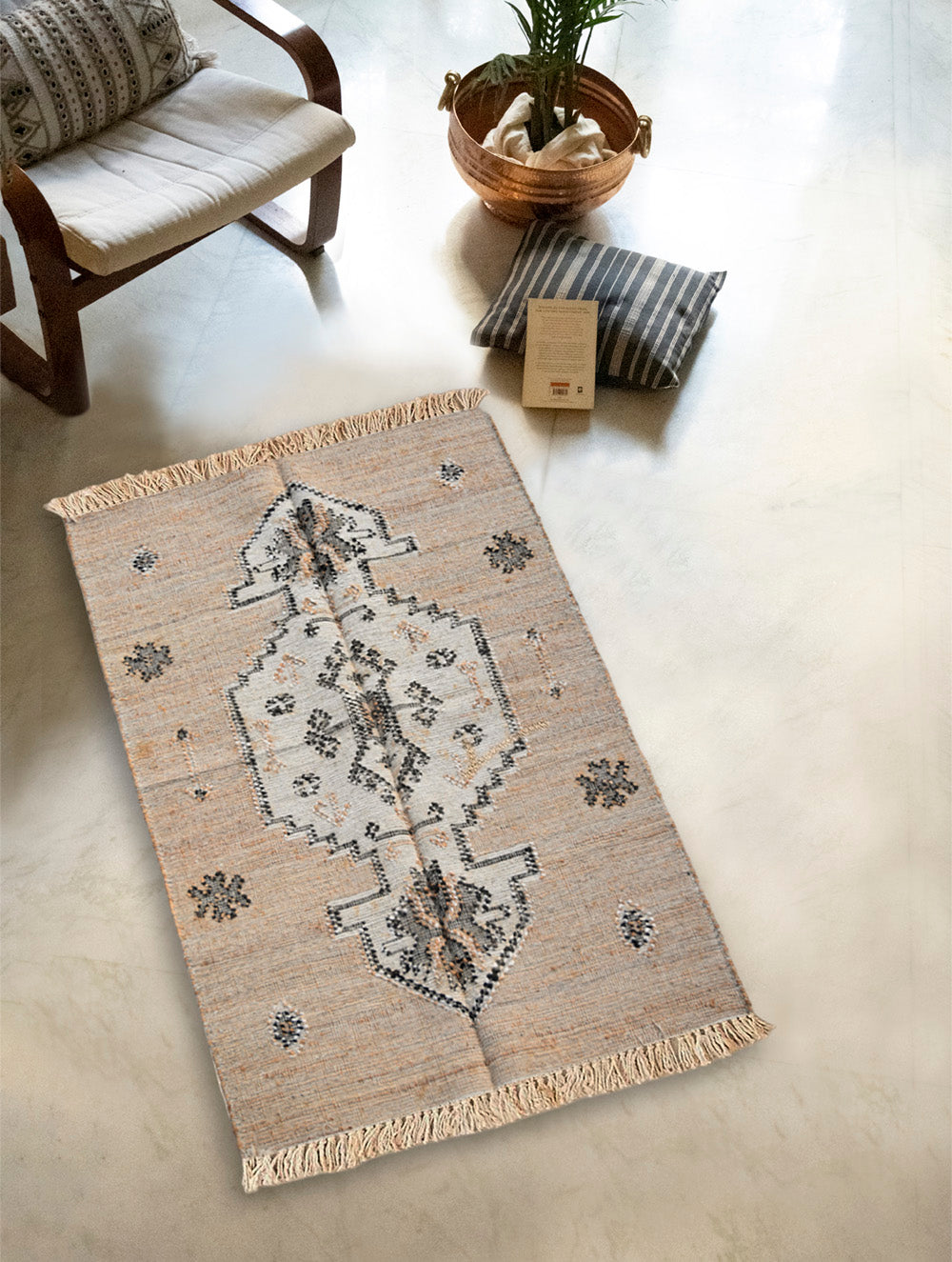 Exclusive Handmade Jute Mirzapur Dhurrie Rug - Ivory Medallion
