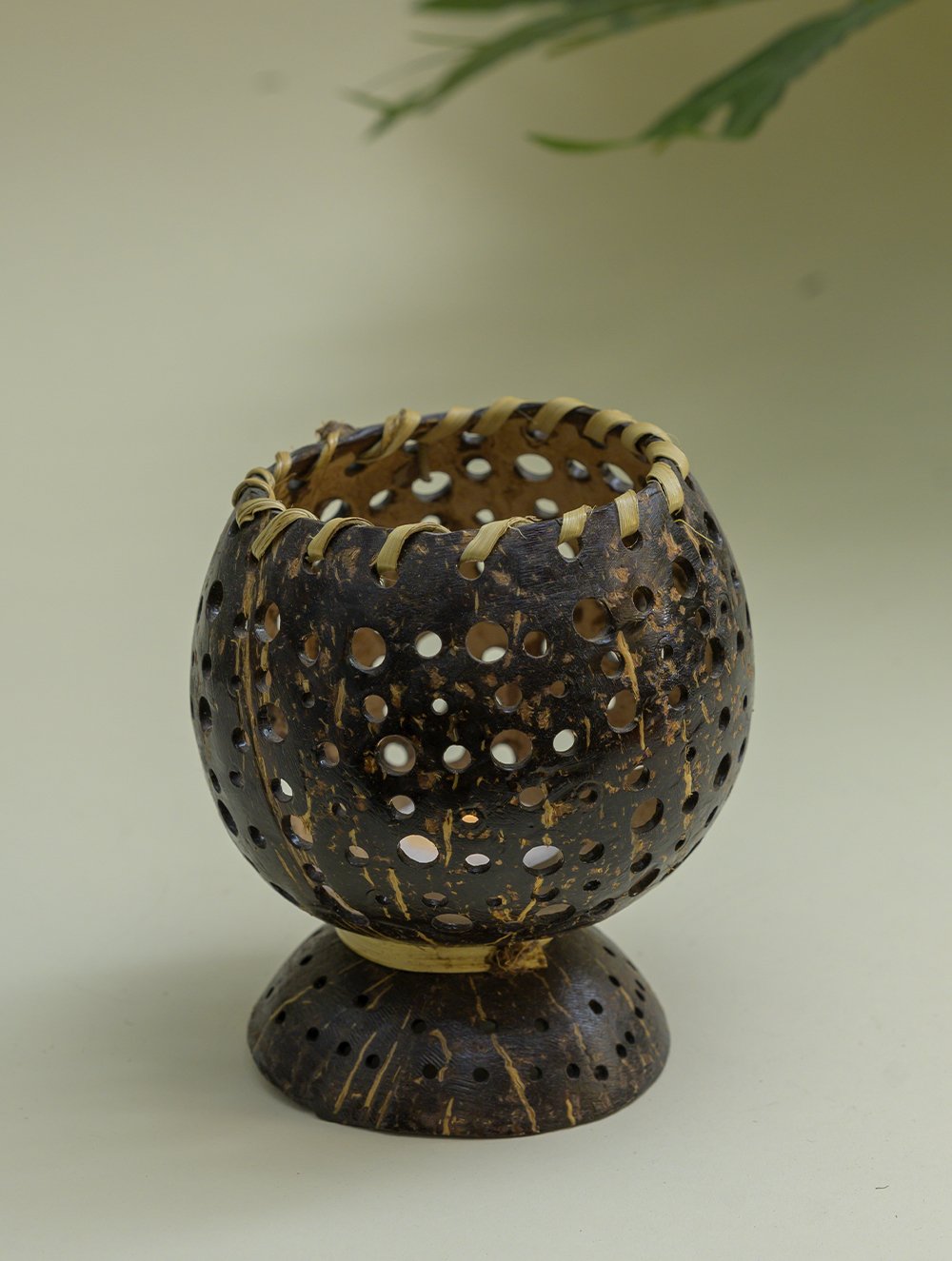 Load image into Gallery viewer, Coconut Craft Tea Light Holder - Circles