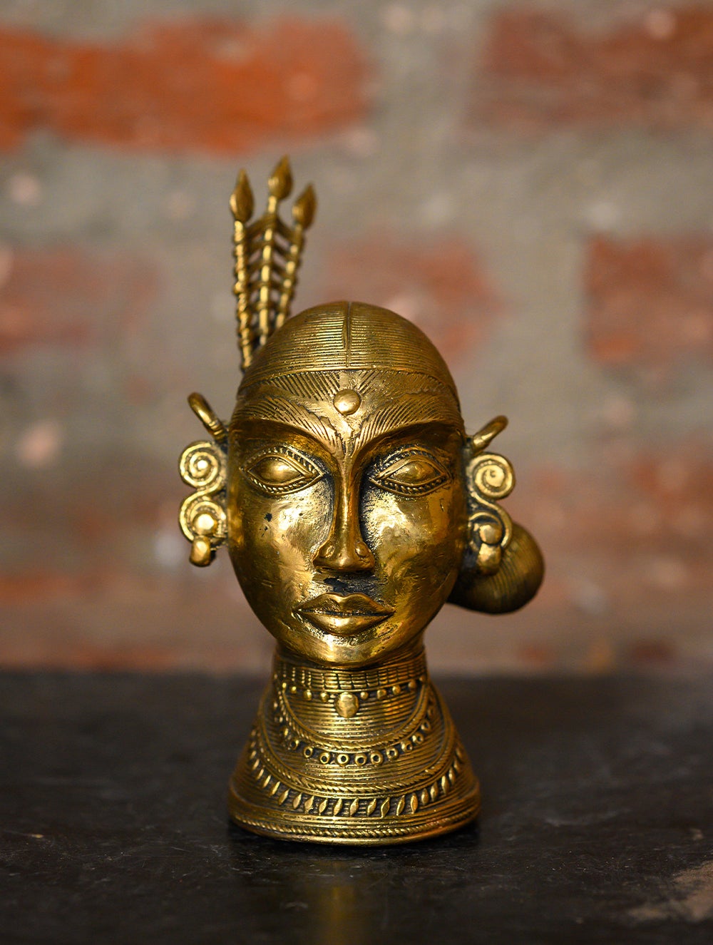 Load image into Gallery viewer, Dhokra Craft Curio - Tribal Queen