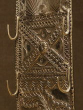 Load image into Gallery viewer, Dhokra Craft Wall Piece - Key Holder, Village Scene