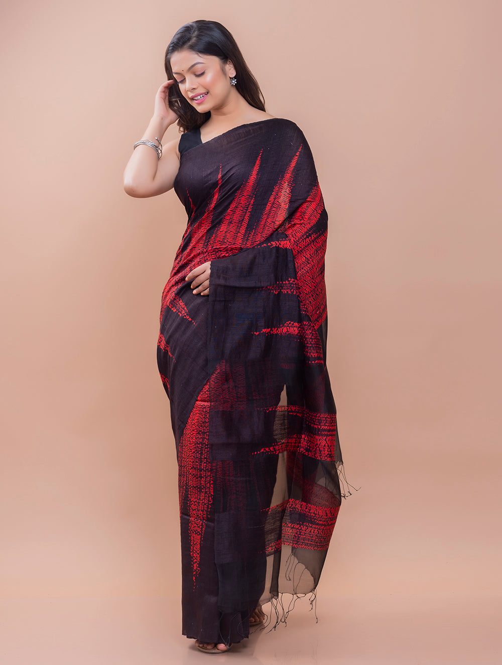 Elegant Bengal Handwoven Matka Silk Shibori Saree - Black & Red