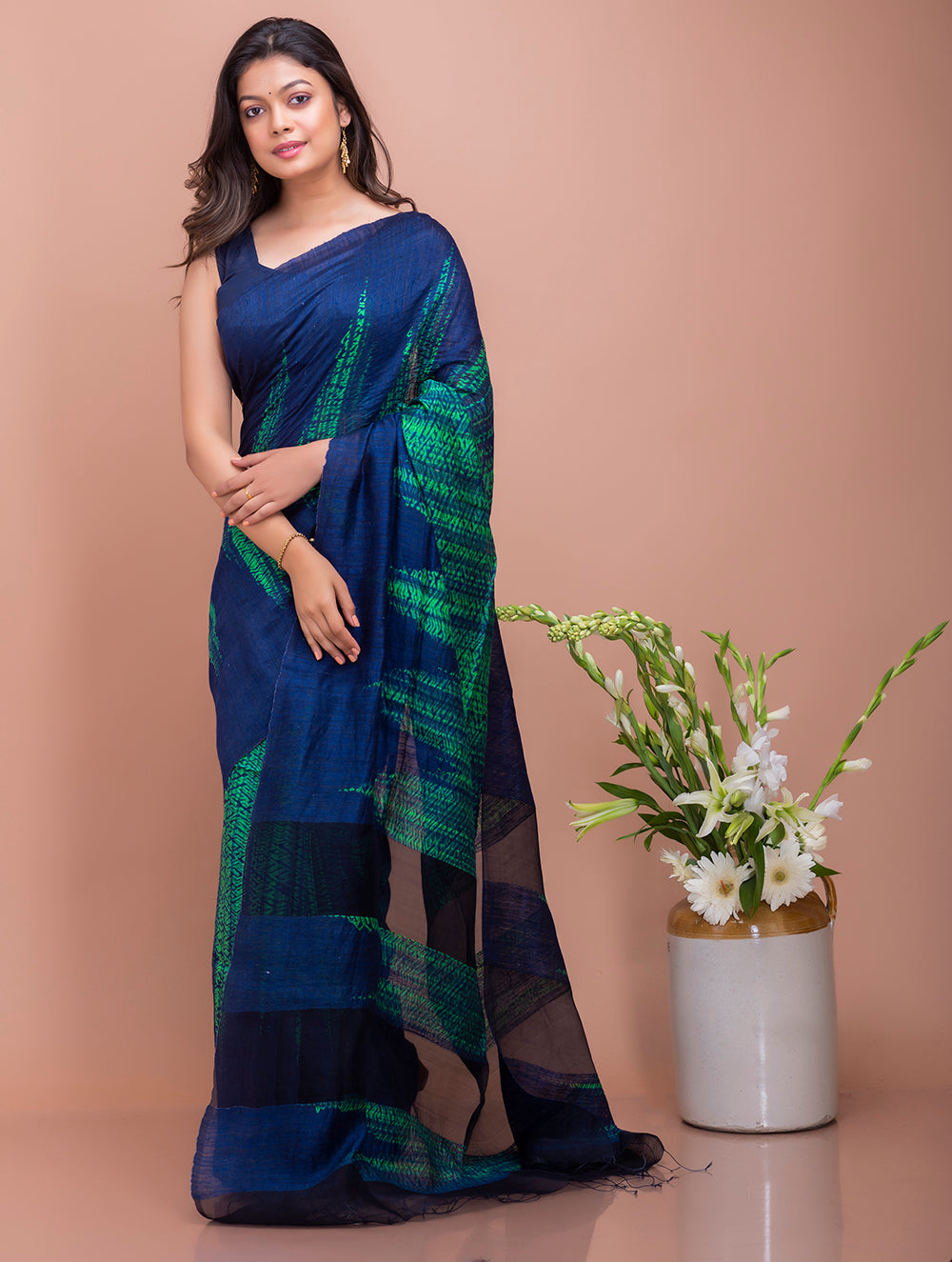 Elegant Bengal Handwoven Matka Silk Shibori Saree - Navy Blue & Green