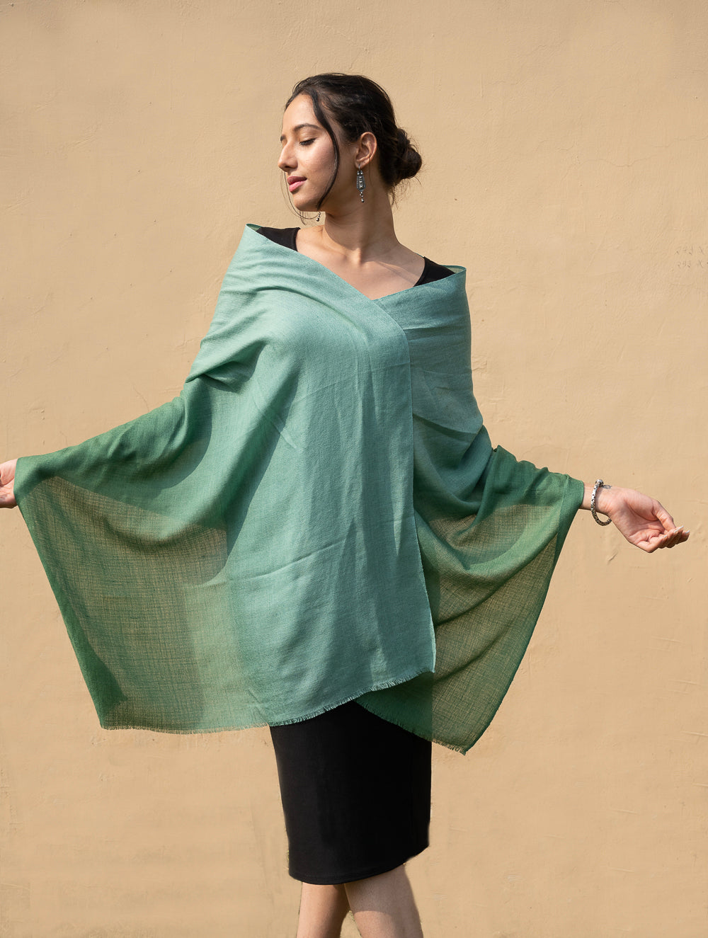 Load image into Gallery viewer, Fine, Soft Kashmiri Ombre Wool Stole - Shaded Sea Green