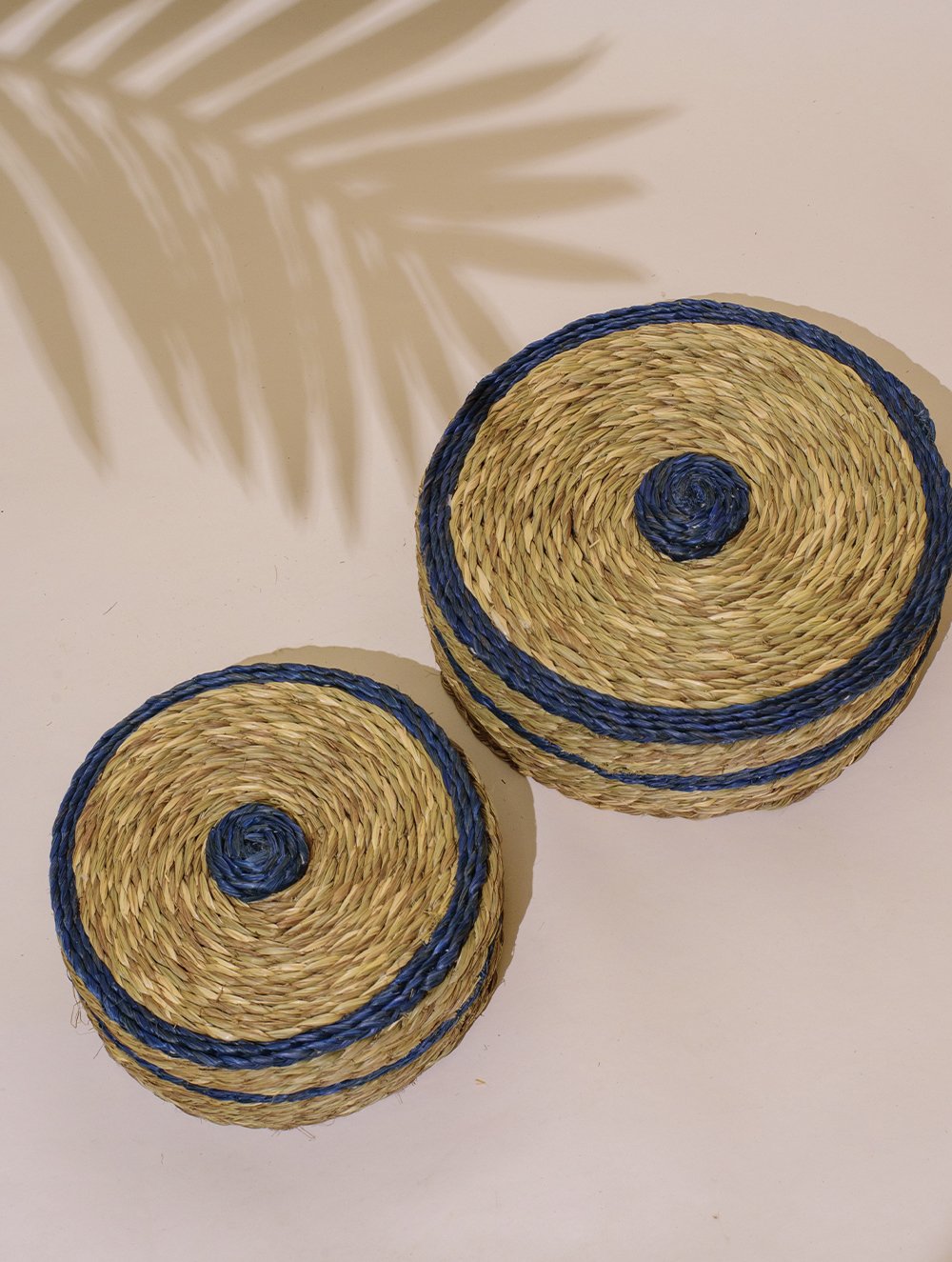 Load image into Gallery viewer, Handcrafted Sabai Grass Round Multi-Utility / Roti Basket with Lid - Natural Beige &amp; Royal Blue (Set of 2)