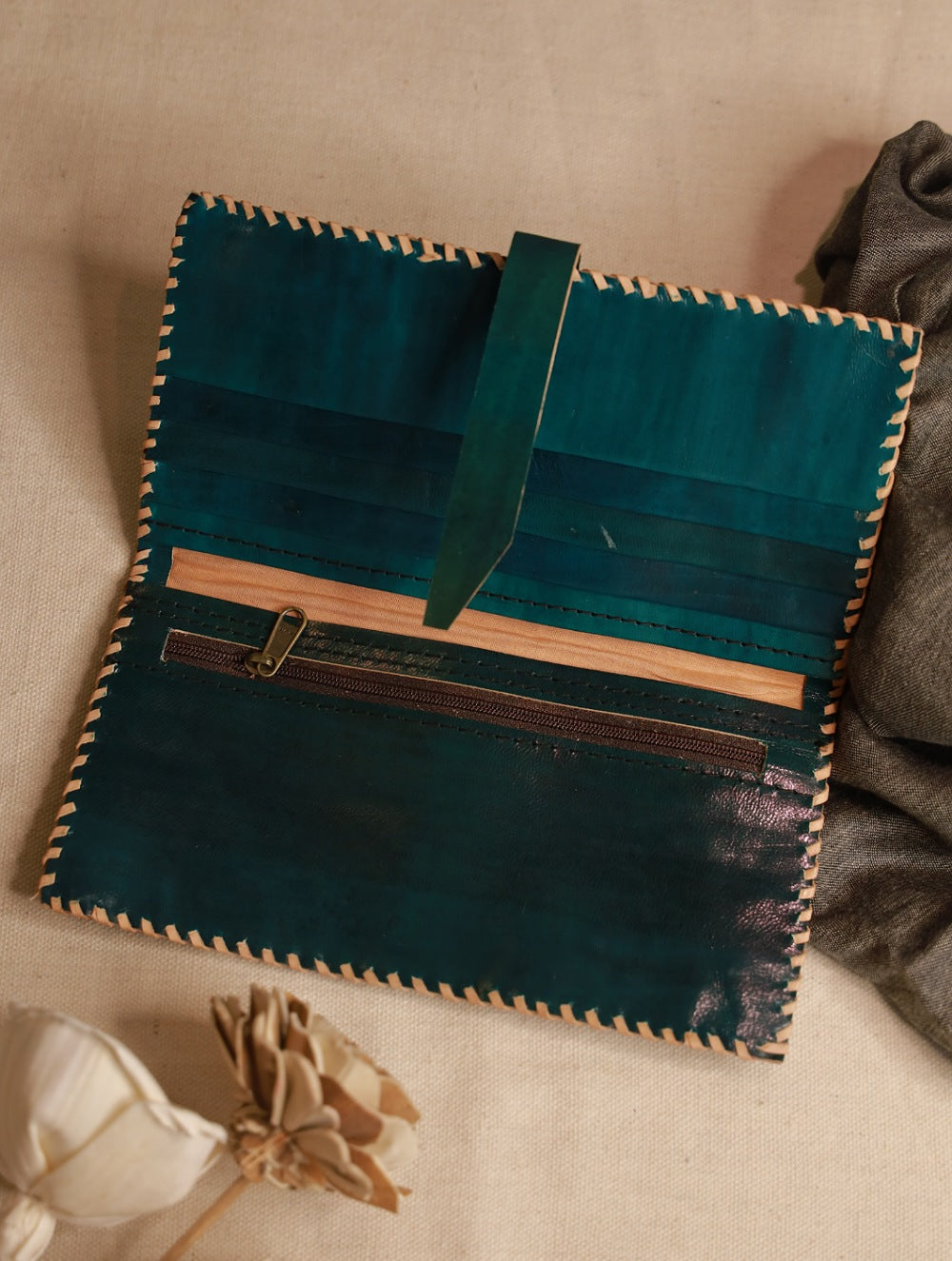 Load image into Gallery viewer, Handcrafted Jawaja Leather Wallet - Emerald Green