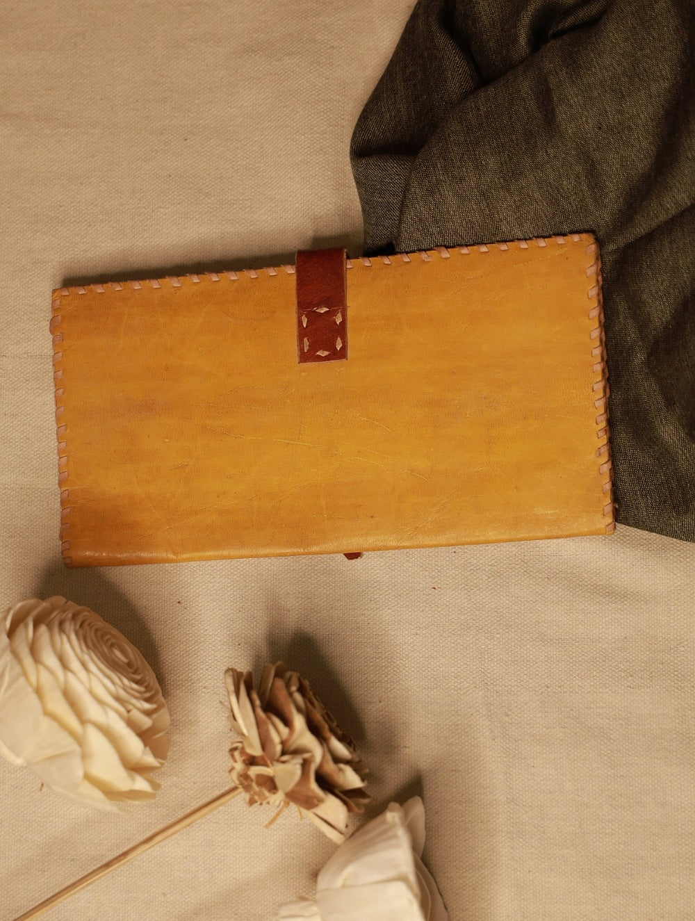 Load image into Gallery viewer, Handcrafted Jawaja Leather Wallet - Tan &amp; Yellow 