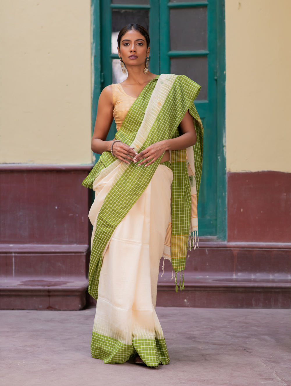 Load image into Gallery viewer, Handwoven Elegance. Bengal Khadi Cotton Saree 