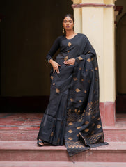 Handwoven Elegance. Exclusive Linen Jamdani Saree - Black Appeal