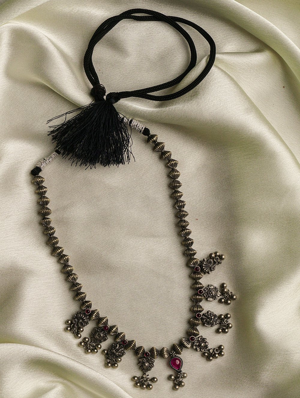 Pure Silver Traditional Maharashtrian Neckpiece - Jav Mani Saaz