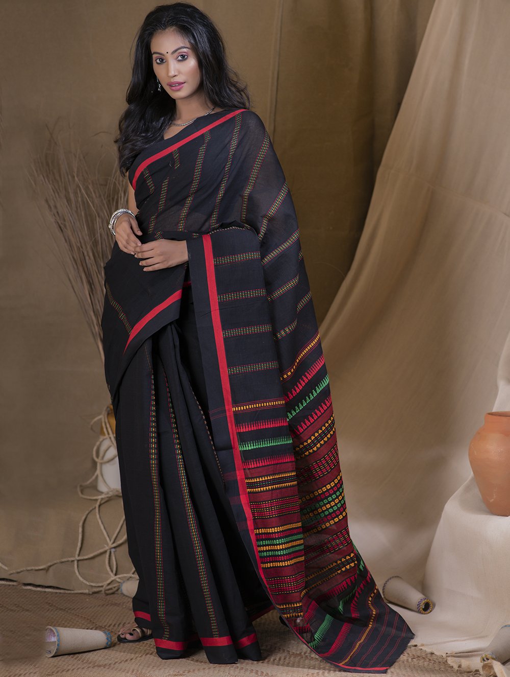 Load image into Gallery viewer, Soft Handwoven Bengal Cotton Saree - Black &amp; Red