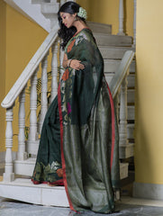 Stunning Beauty. Pure Linen Handwoven Jamdani Saree - Deep Green (With Blouse Piece)
