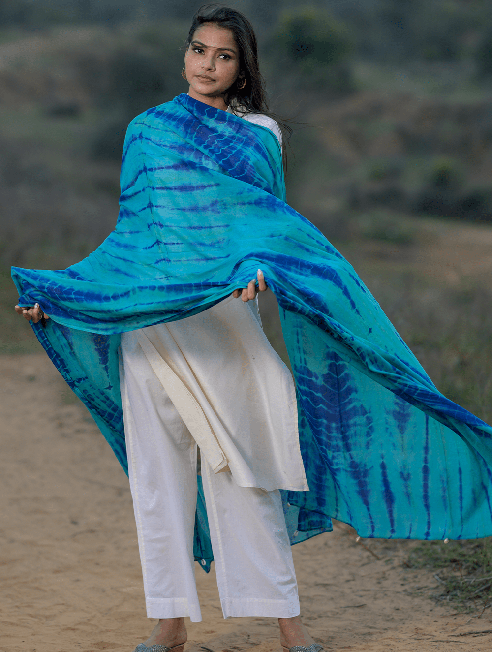 Load image into Gallery viewer, Summer Breeze - Tie &amp; Dye, Soft Mul Dupatta With Shell Trimmings - Peacock Green