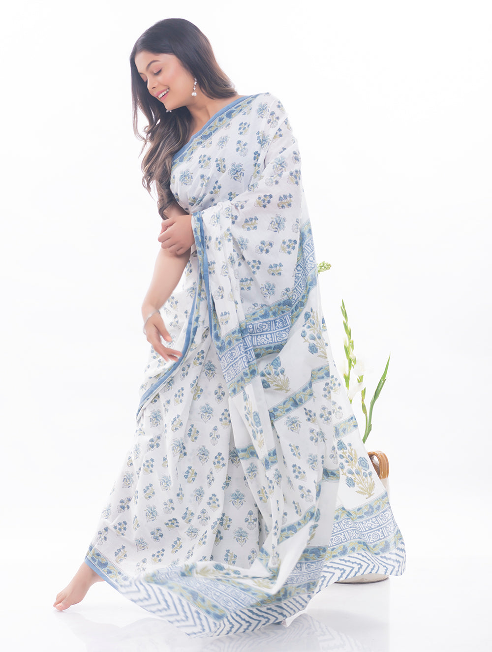 Summer Moods. Sanganeri Mulmul Cotton Saree - White & Blue Floral