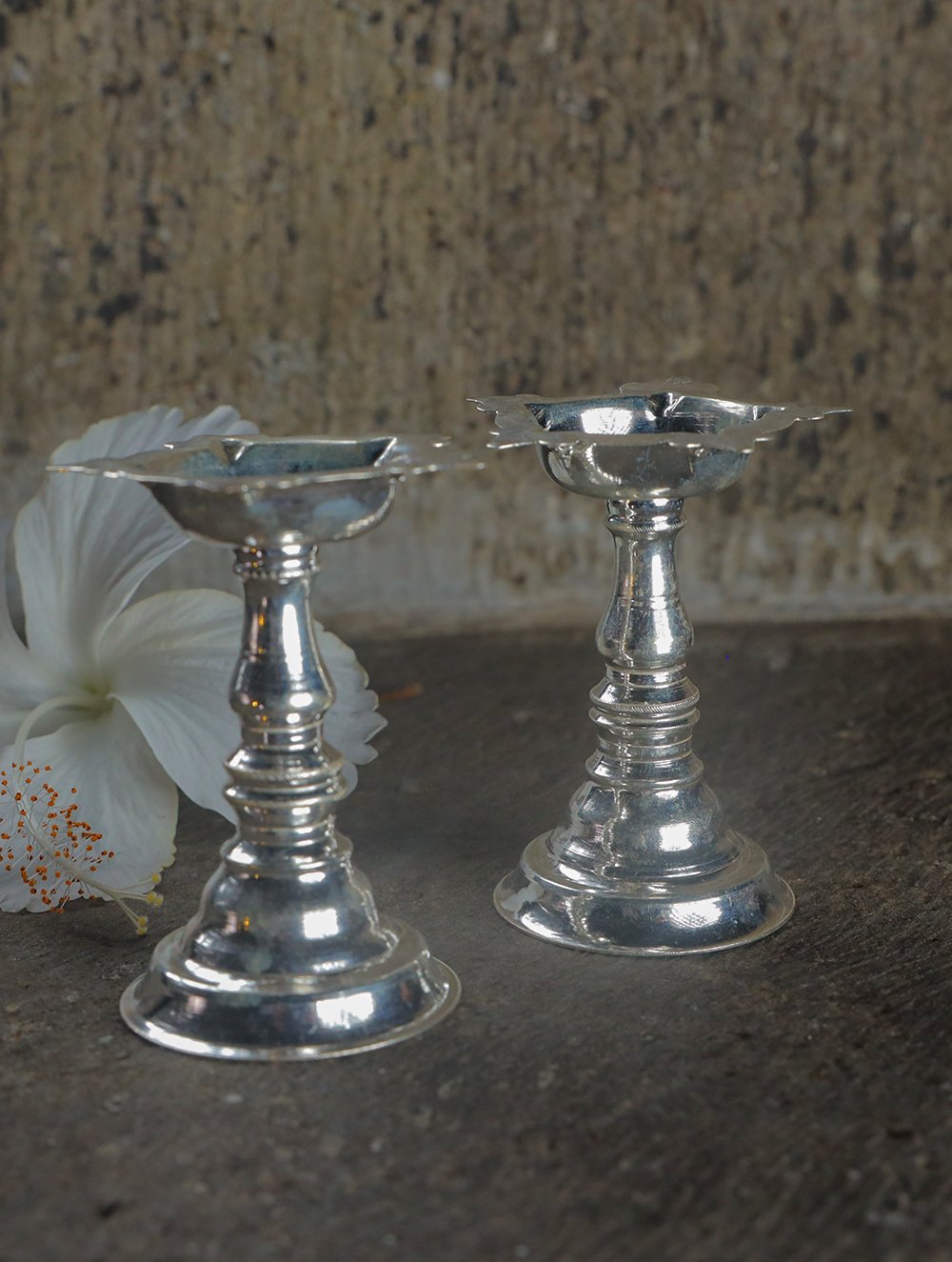 Load image into Gallery viewer, Traditional Pure Silver Diyas - Samay (Set of 2), Height - 2.5”