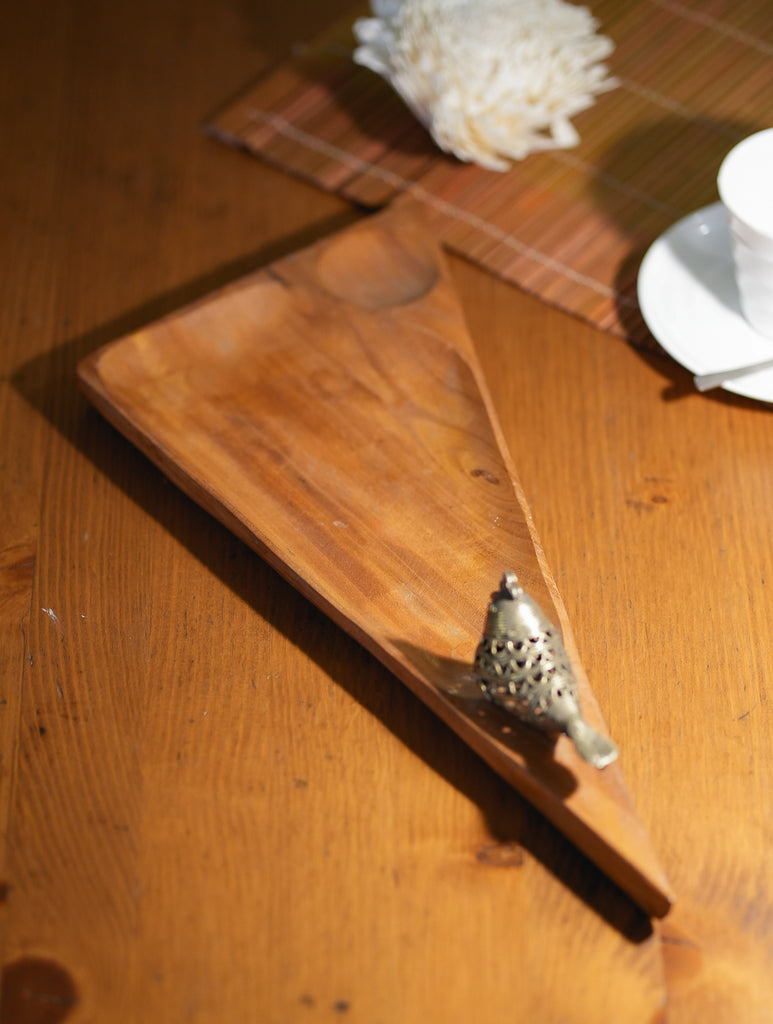 Wood & Dhokra Craft Tray With Dhokra Bird - Triangular 