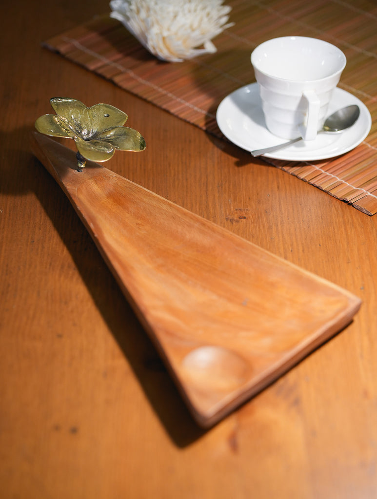 Wood & Dhokra Craft Tray With Dhokra Flower- Triangular 