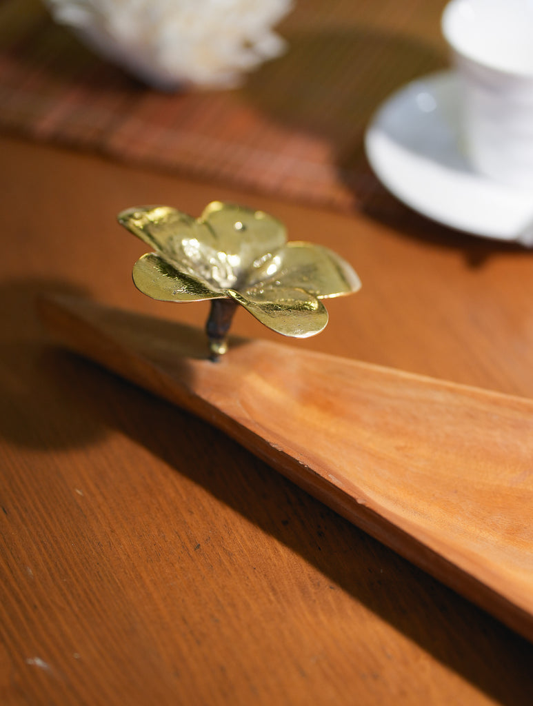 Wood & Dhokra Craft Tray With Dhokra Flower- Triangular 