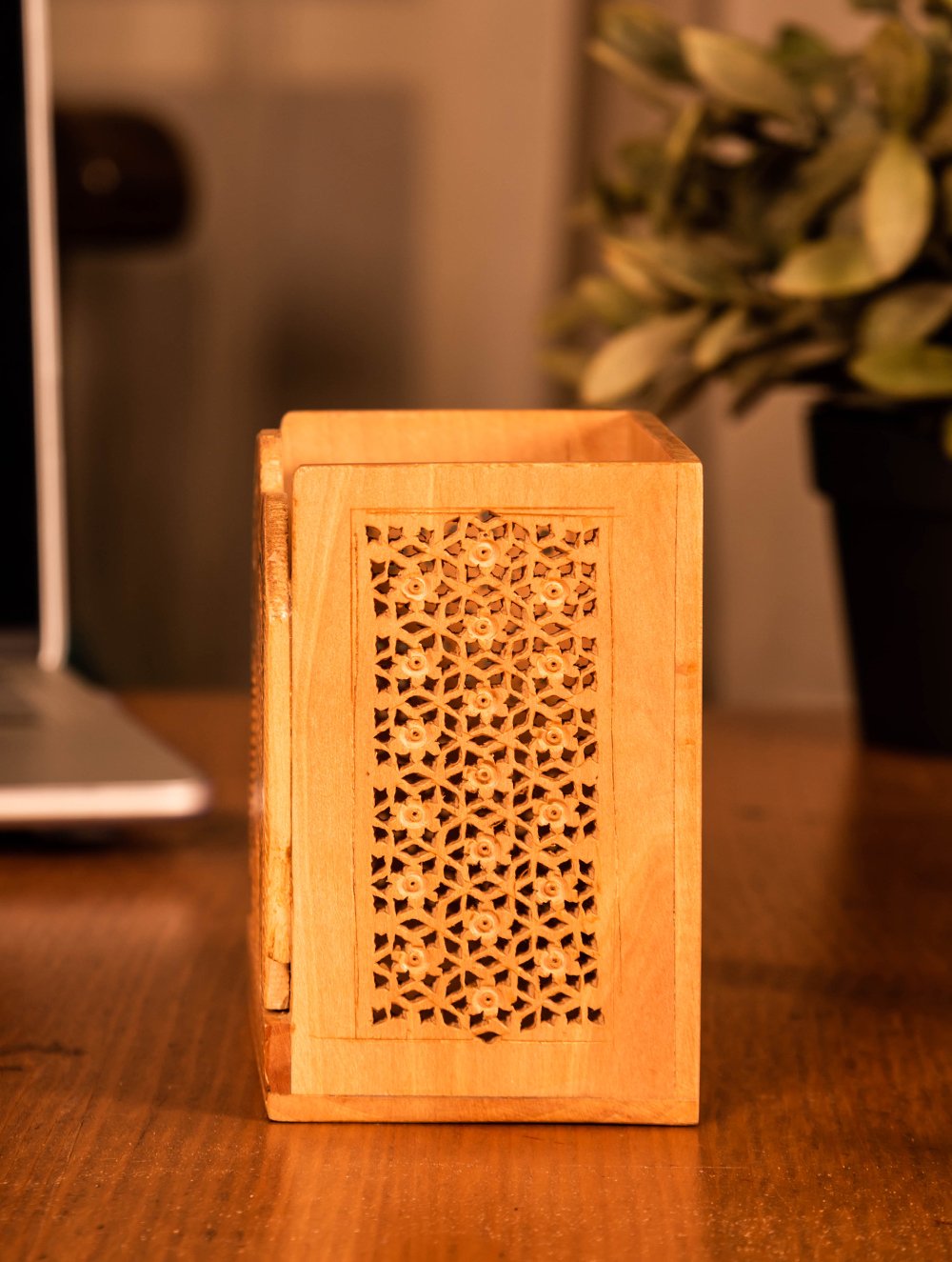 Wooden Jaali Elephant Pen Stand