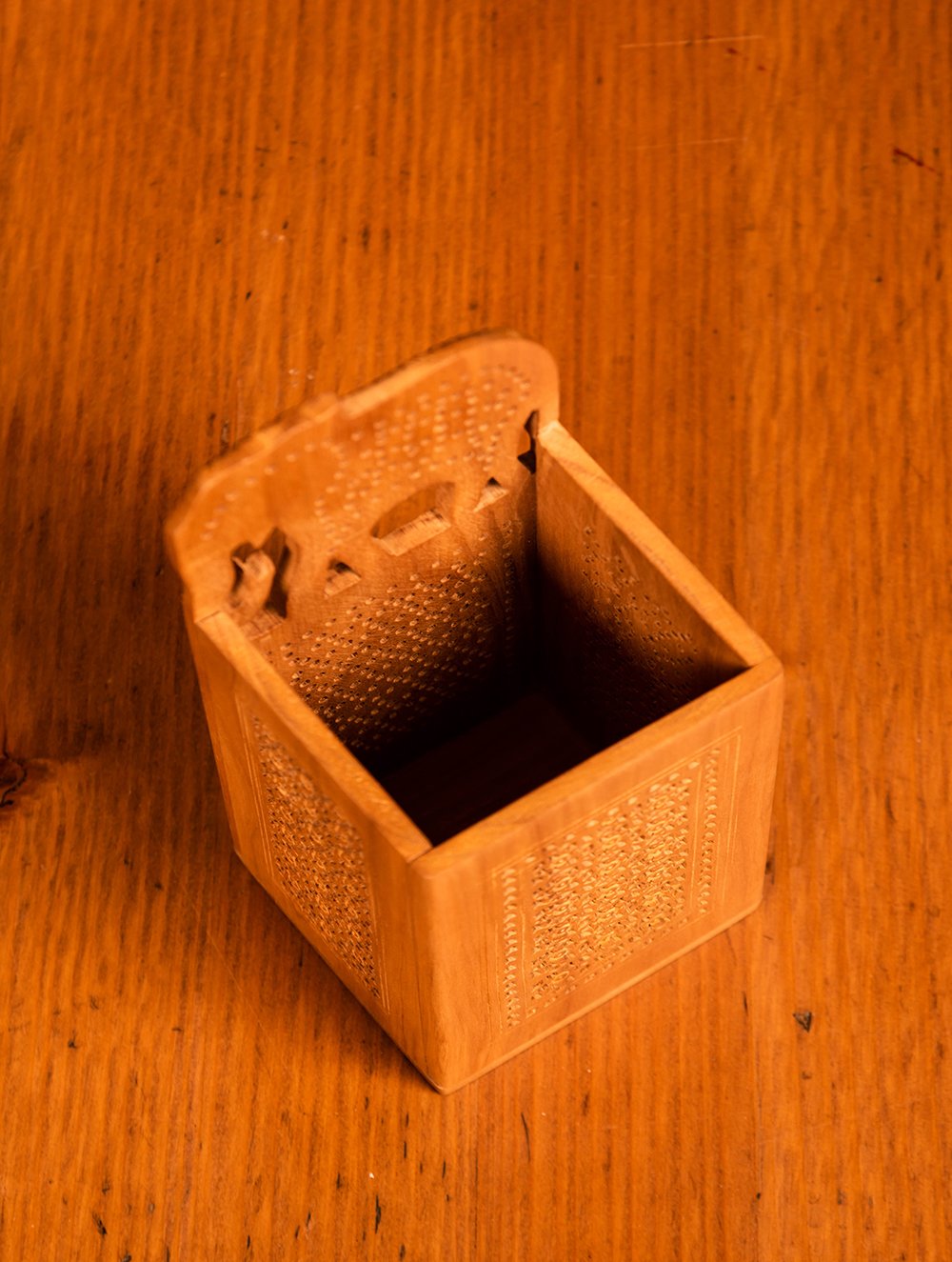 Wooden Jaali Elephant Pen Stand - Long