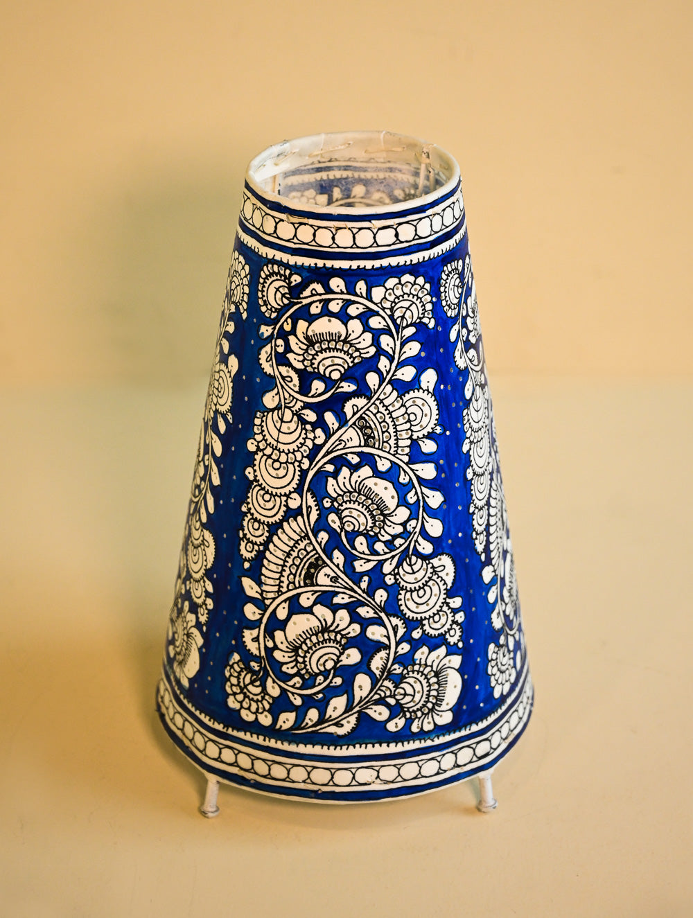 Load image into Gallery viewer, Andhra Leather Craft Lamp Shade - Neelam