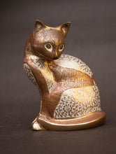 Load image into Gallery viewer, Brass Cat Curio