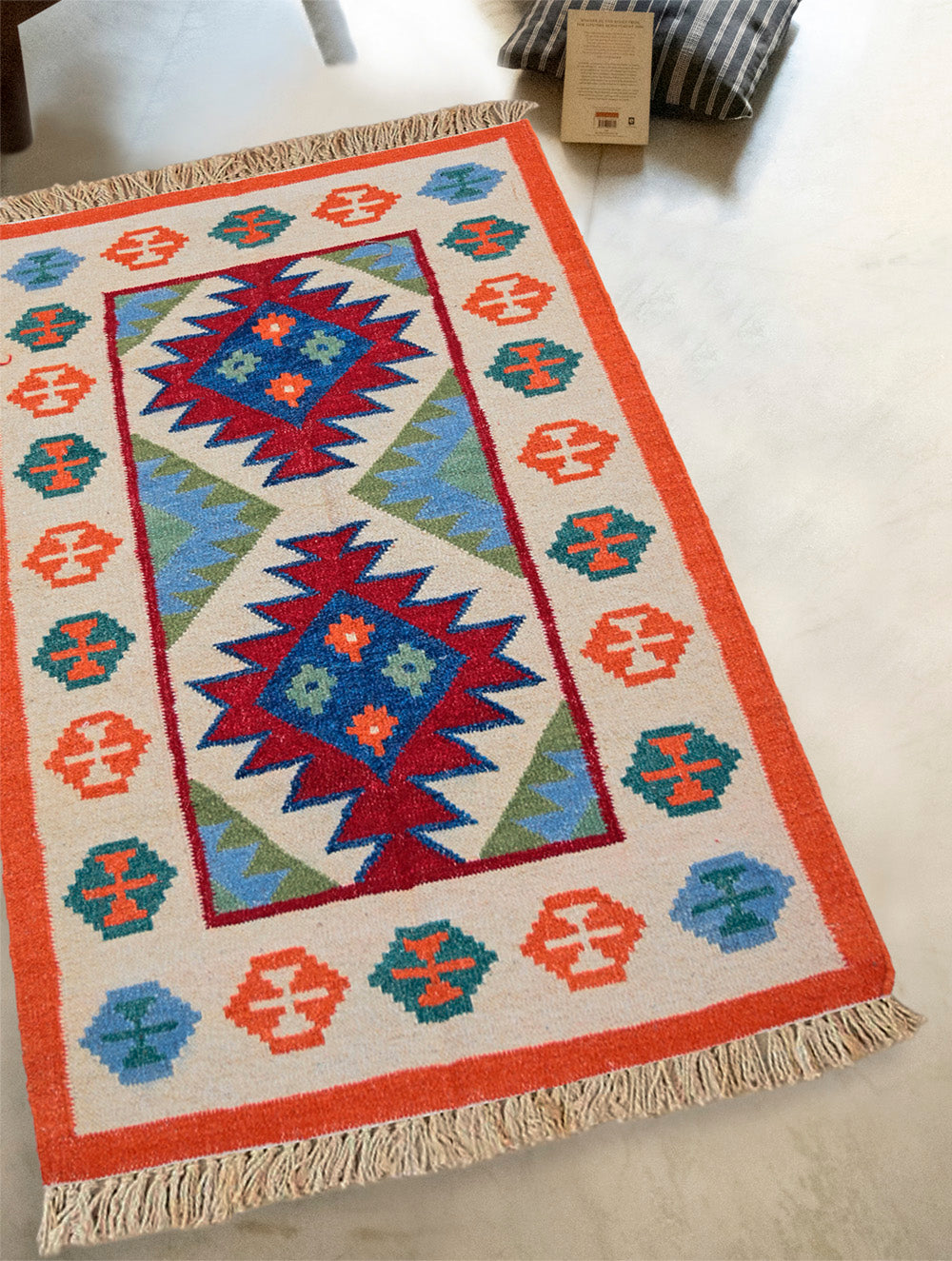 Handwoven Kilim Rug - Ivory Tribal Medallion (Length 5ft x Width 3ft)