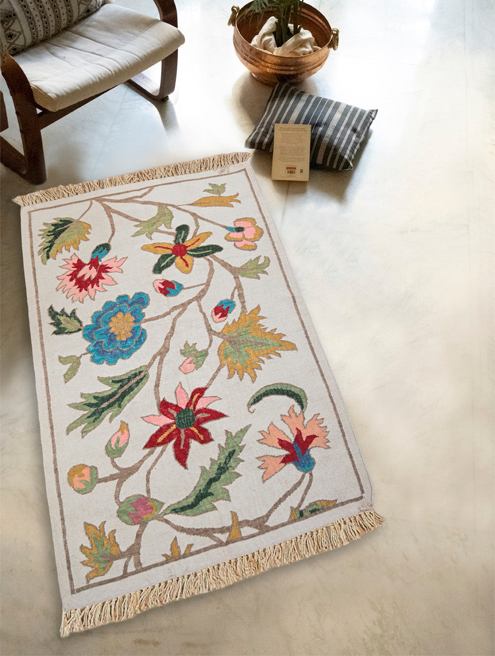 Handwoven Kilim Rug - Ivory field