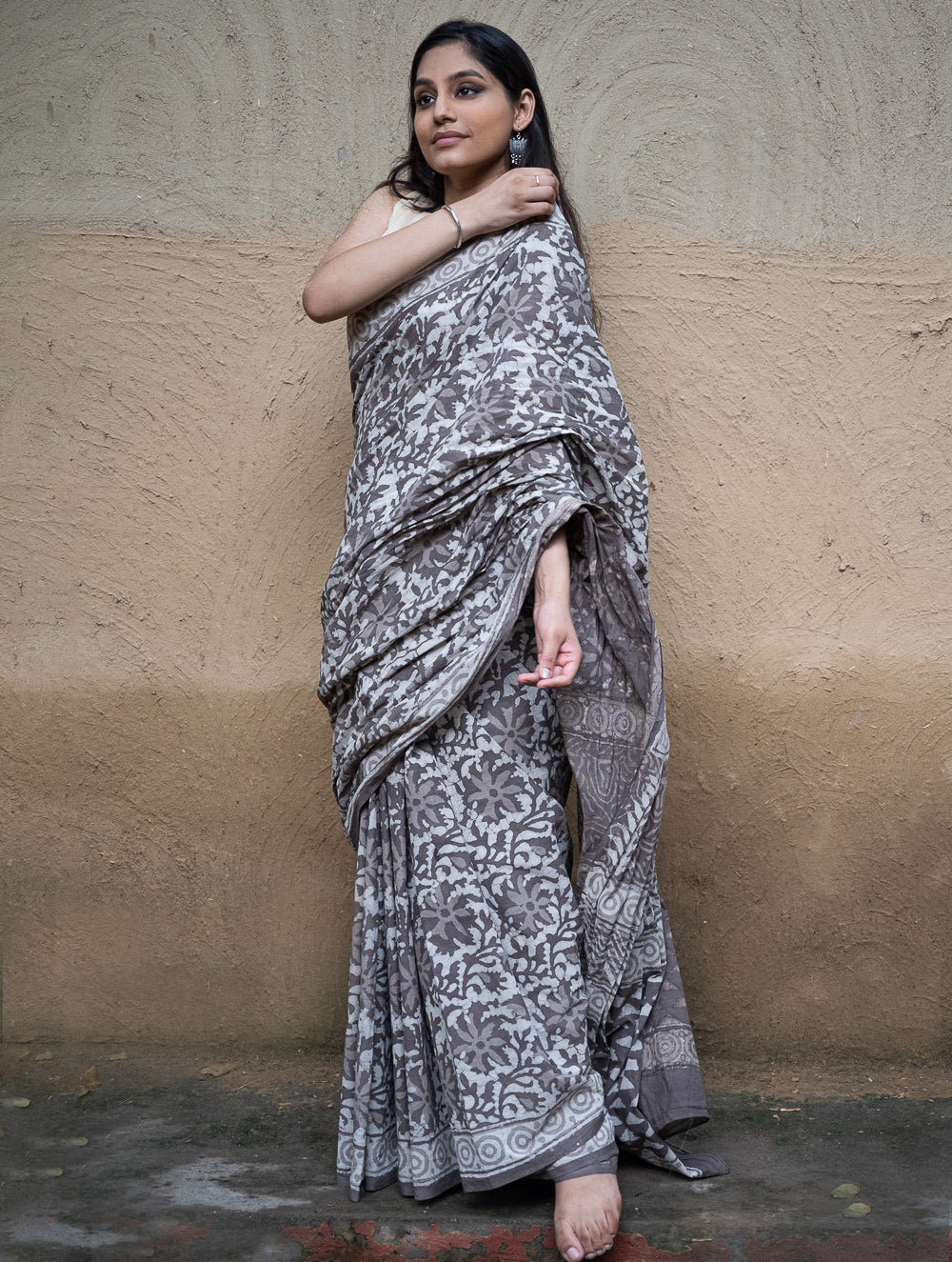 Dabu Hand Block Printed Mul Cotton Saree - Grey Flora