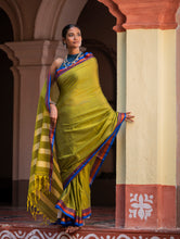 Load image into Gallery viewer, Deccan Elegance. Maharashtrian Ilkal Saree - Hirva T?r?