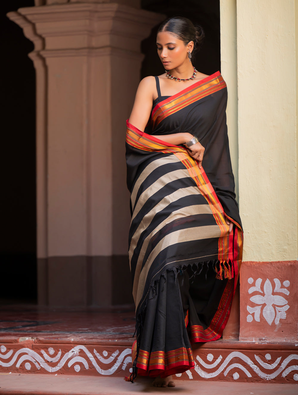 Load image into Gallery viewer, Deccan Elegance. Maharashtrian Ilkal Saree - Nishagati