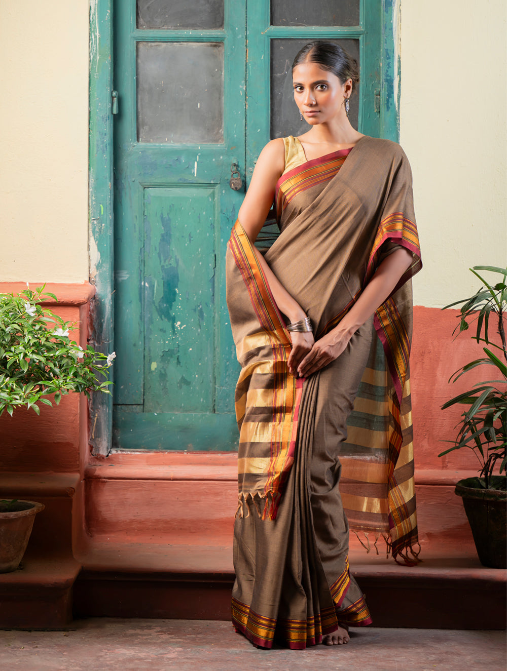 Load image into Gallery viewer, Deccan Elegance. Maharashtrian Ilkal Saree - Tenevali