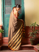 Load image into Gallery viewer, Deccan Elegance. Maharashtrian Ilkal Saree - Tenevali