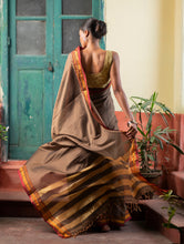 Load image into Gallery viewer, Deccan Elegance. Maharashtrian Ilkal Saree - Tenevali