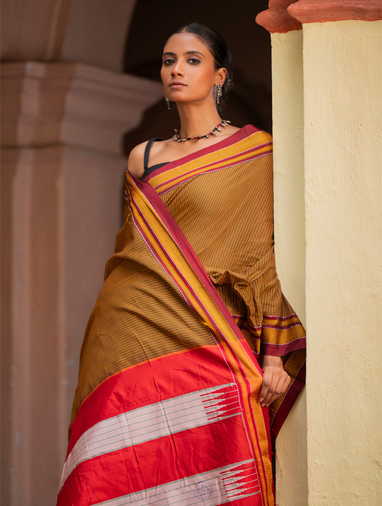 Deccan Elegance. Maharashtrian Small Checks Lugadi Saree - Manthana
