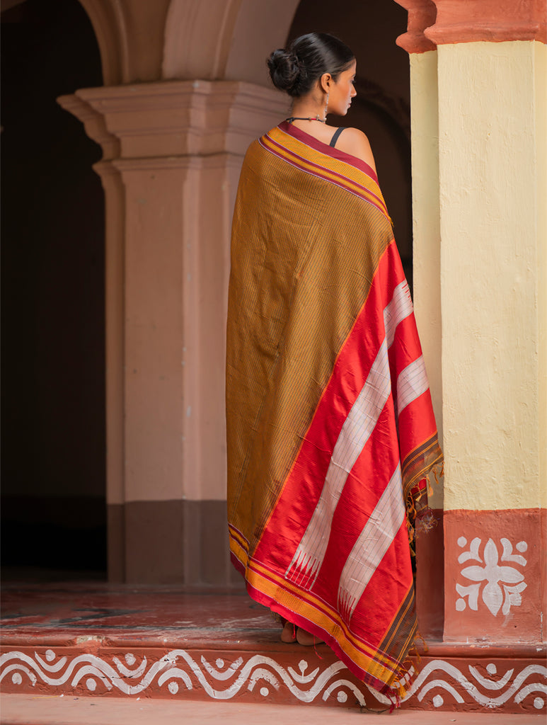 Deccan Elegance. Maharashtrian Small Checks Lugadi Saree - Manthana