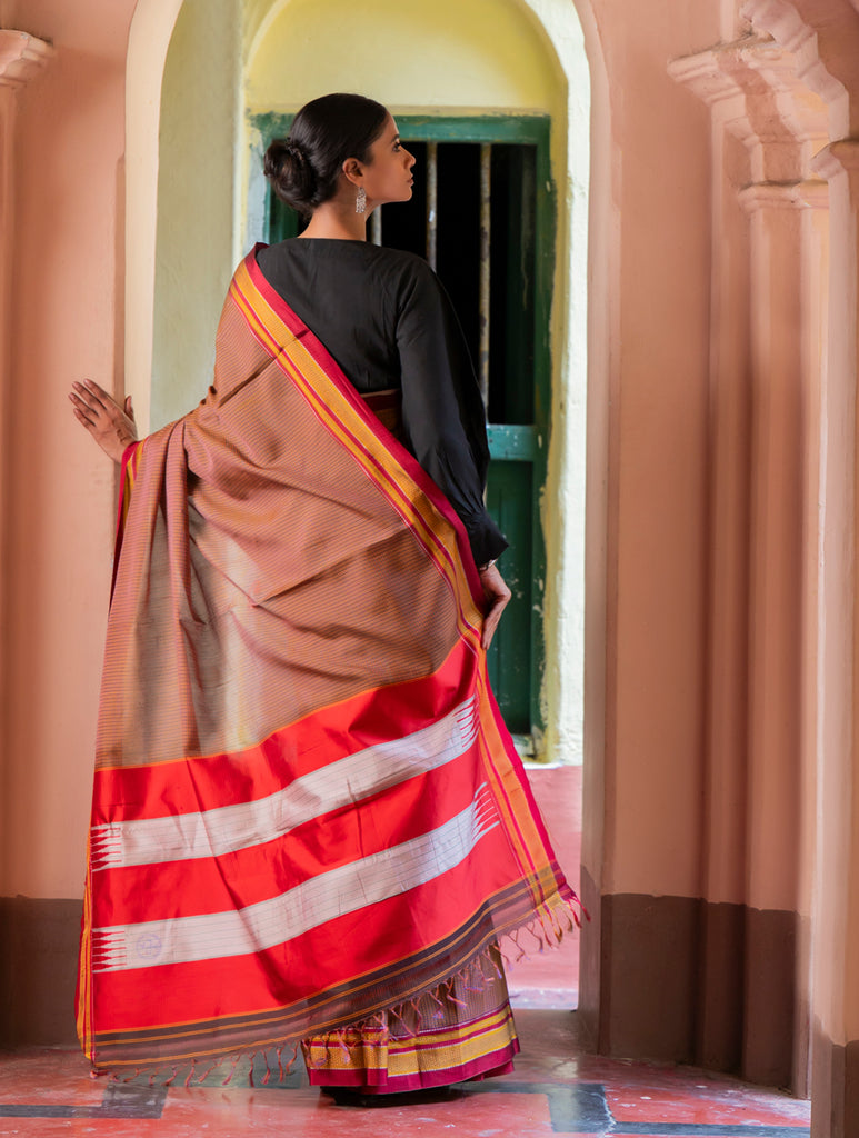 Deccan Elegance. Maharashtrian Small Checks Lugadi Saree - Ra?gamaati