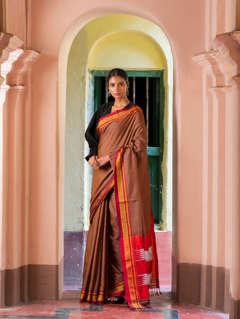 Deccan Elegance. Maharashtrian Small Checks Lugadi Saree - Ra?gamaati
