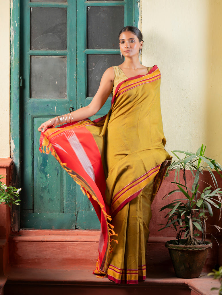 Deccan Elegance. Maharashtrian Small Checks Lugadi Saree - Suvarna