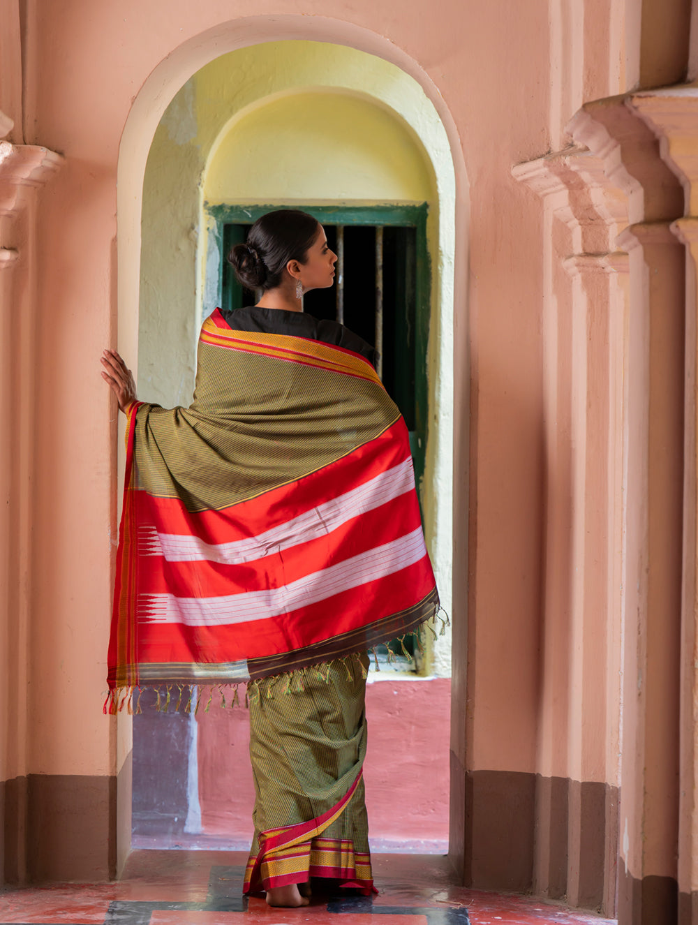 Load image into Gallery viewer, Deccan Elegance. Maharashtrian Small Checks Lugadi Saree - T?raChitra