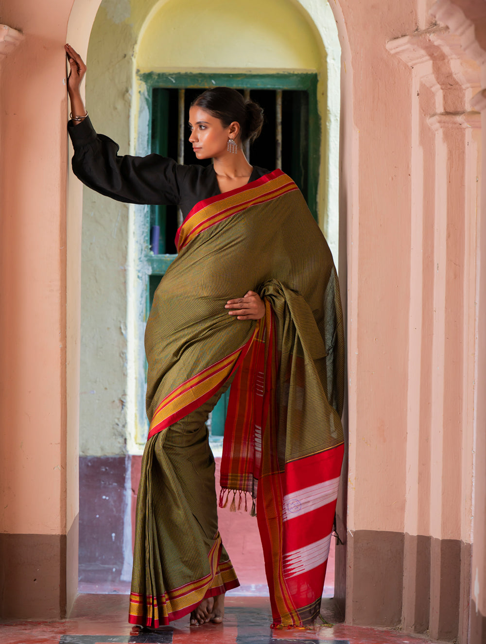 Load image into Gallery viewer, Deccan Elegance. Maharashtrian Small Checks Lugadi Saree - T?raChitra